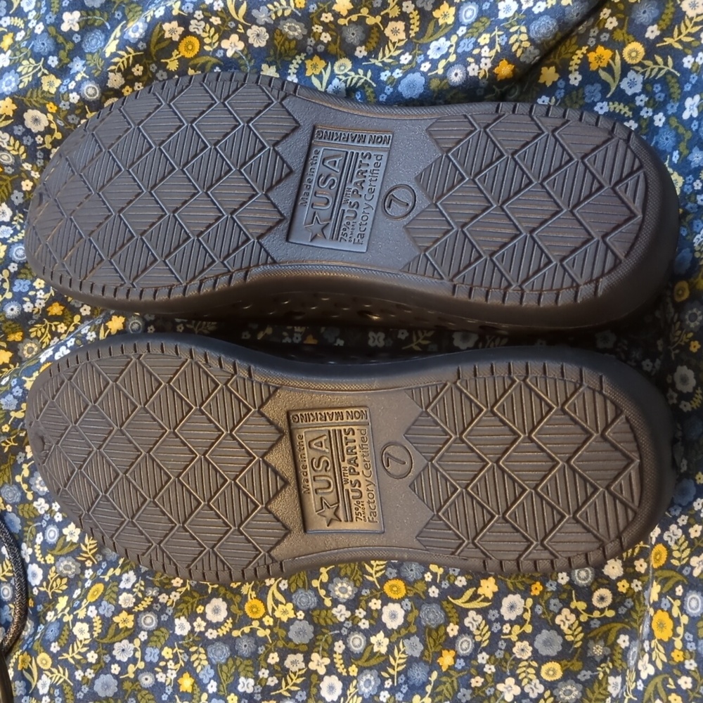 USA Women's Rubber Shoes (US7) - Picture 4 of 4